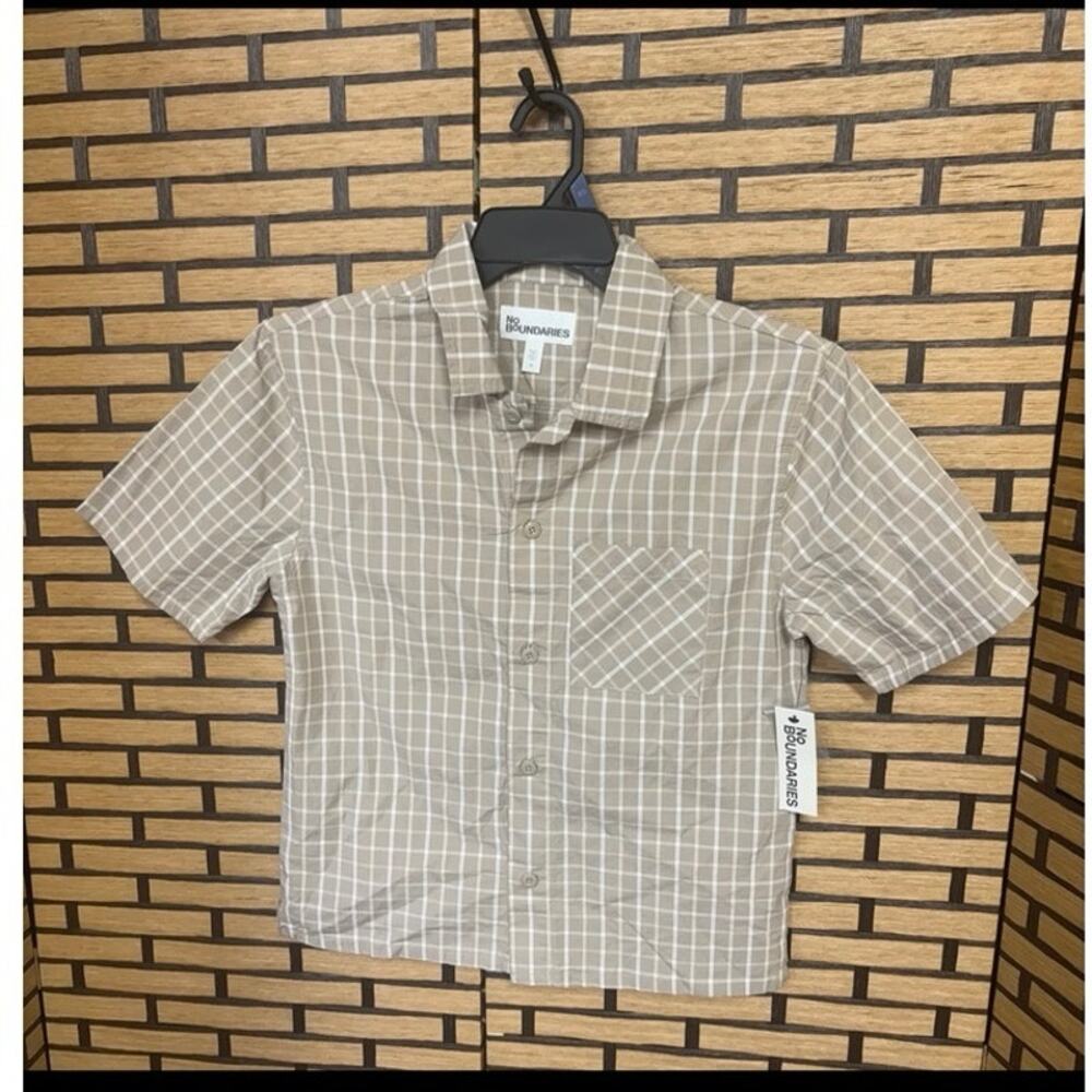 No Boundaries Tan And White Plaid Button Down Shirt Size Medium‎